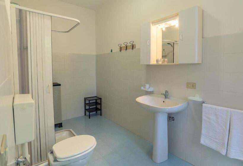 פנסיון Affittacamere Mauto