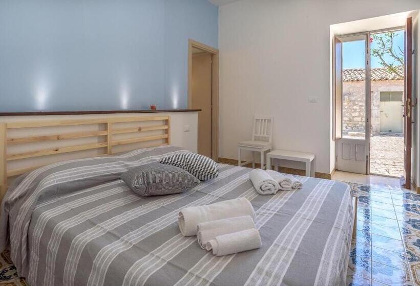 פנסיון Affittacamere Mauto