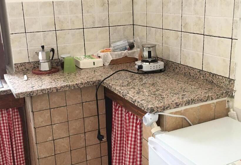 פנסיון Affittacamere Mauto