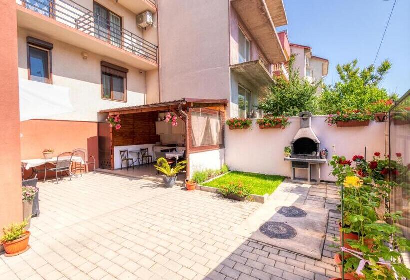 بنسيون Casa Helena