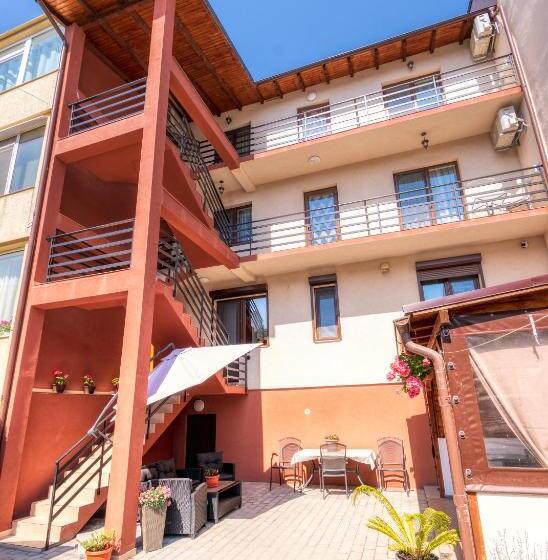 بنسيون Casa Helena