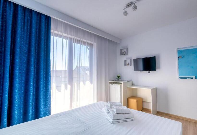 بنسيون Casa Helena