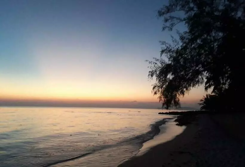 Majatalo Pinks Bungalow