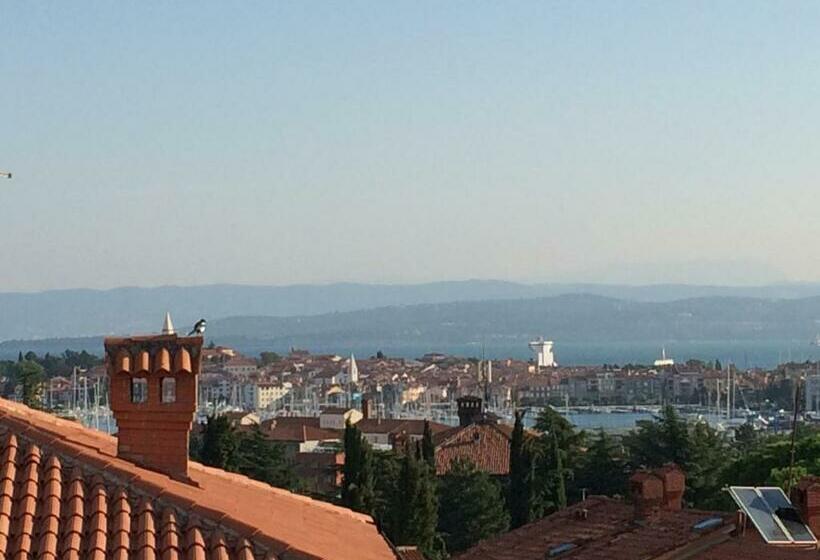 پانسیون Rooms And Apartment Lia