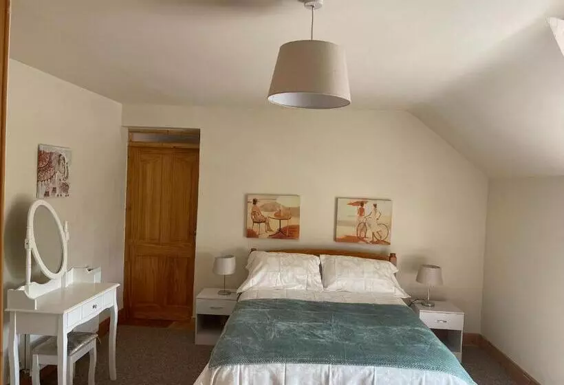 تختخواب و صبحانه Maghera House