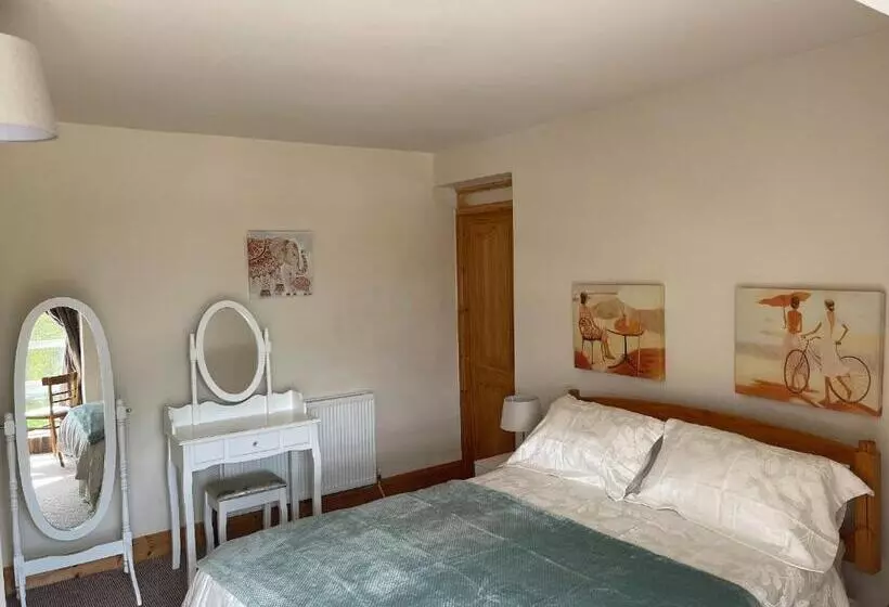 تختخواب و صبحانه Maghera House