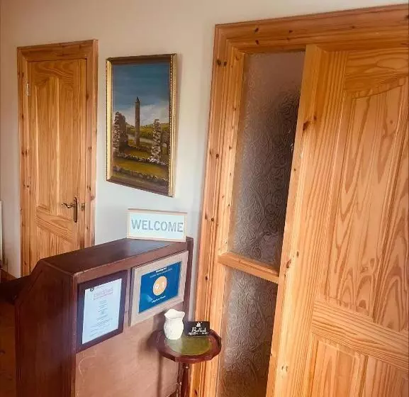 تختخواب و صبحانه Maghera House