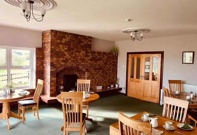 تختخواب و صبحانه Maghera House
