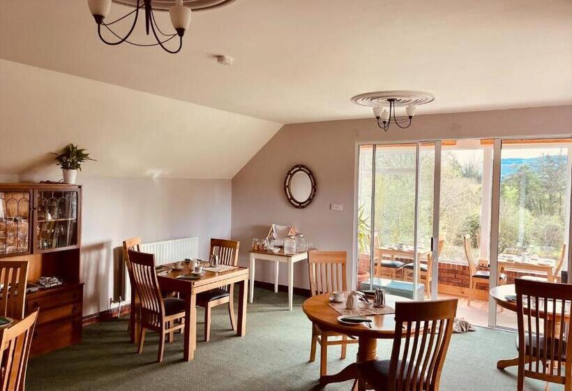 민박 Maghera House