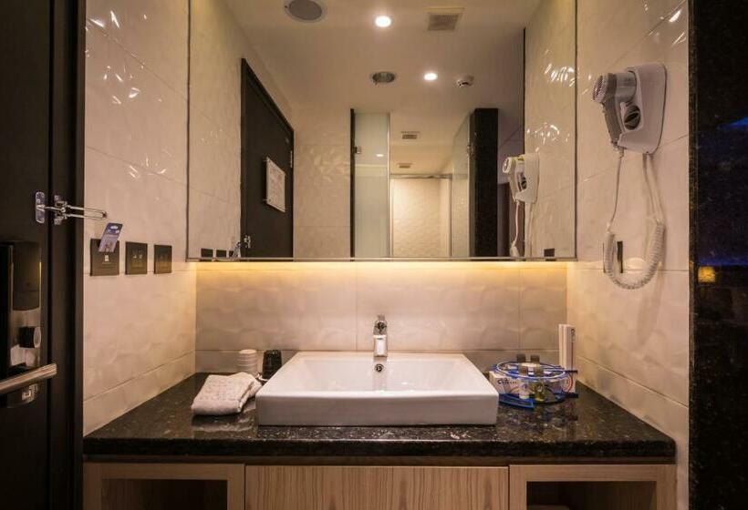 Guide Hotel Taichung Ziyou