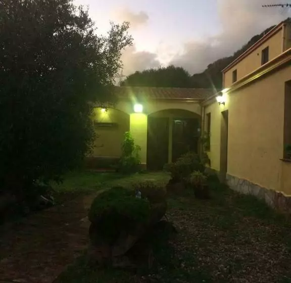 Hotelli Sa Perda Lada