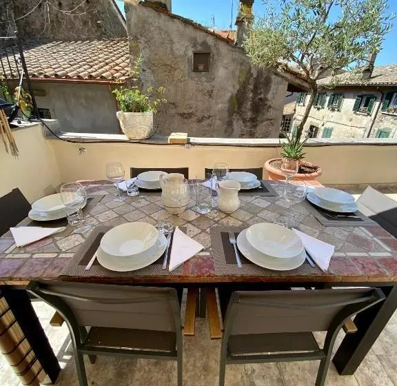 Lucianita House