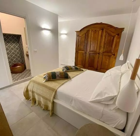 Lucianita House