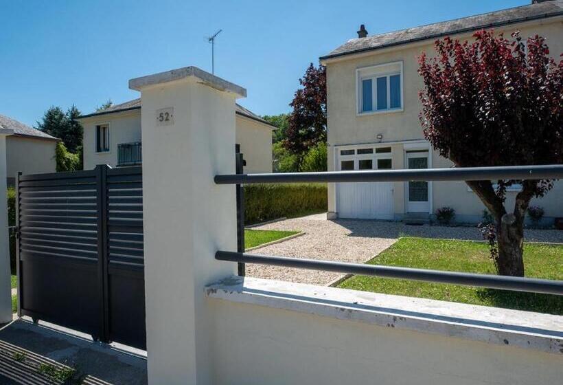 Maison De Ville Avec 3 Chambres Et Grand Terrain