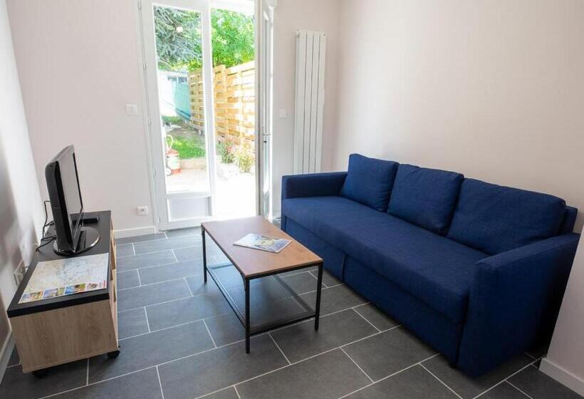 Maison De Ville Avec 3 Chambres Et Grand Terrain