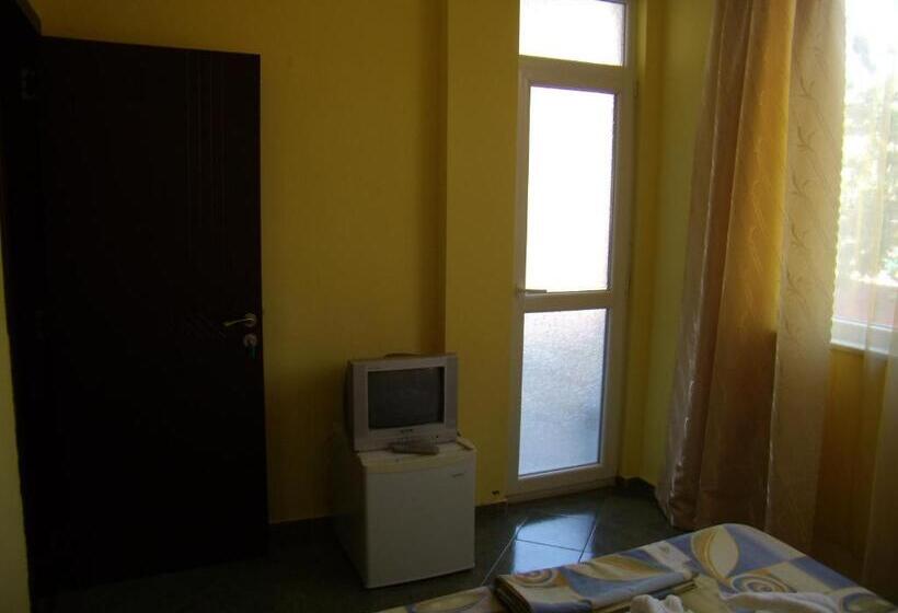 بنسيون Guest Rooms Kotvаta