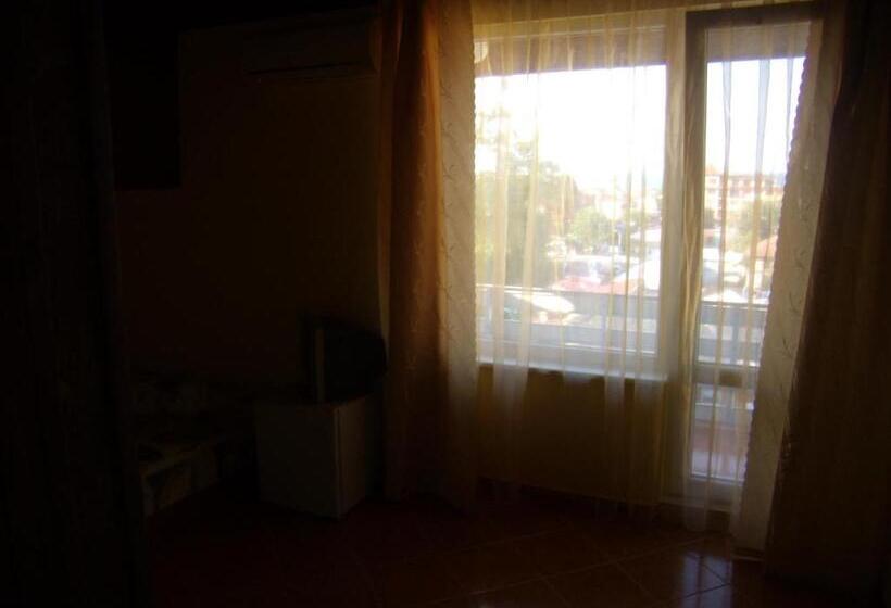 بنسيون Guest Rooms Kotvаta