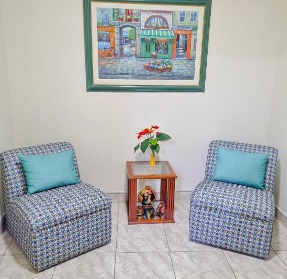 پانسیون Hostal Solari