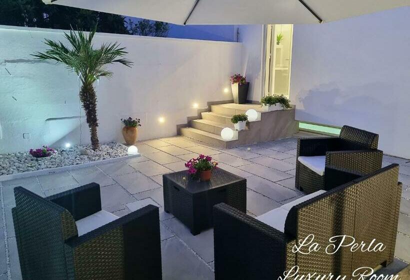 بنسيون La Perla Luxury Room