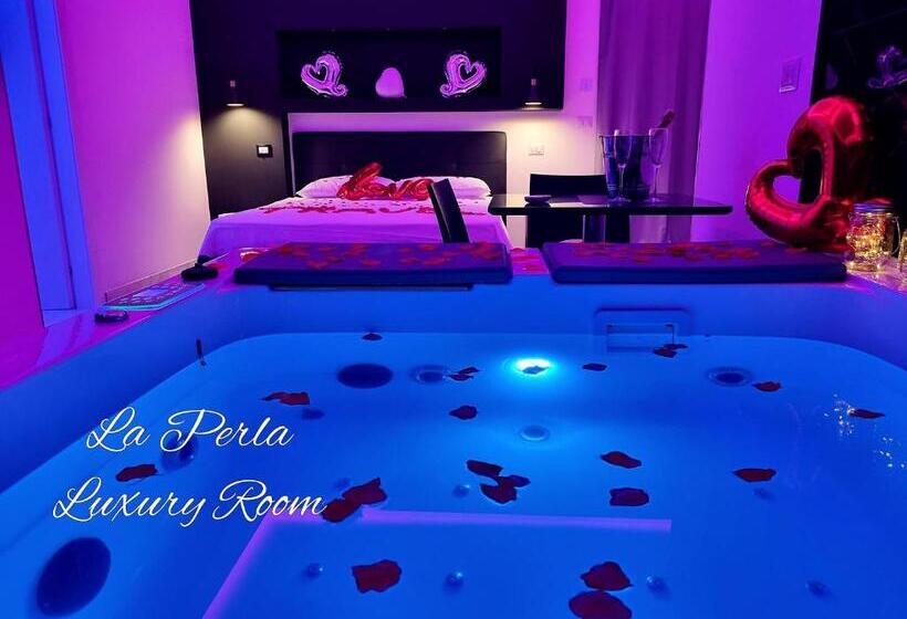 بنسيون La Perla Luxury Room