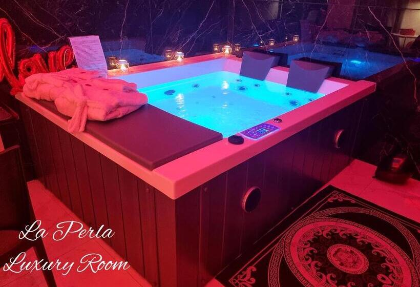 بنسيون La Perla Luxury Room