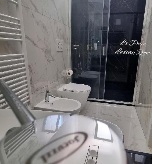 بنسيون La Perla Luxury Room