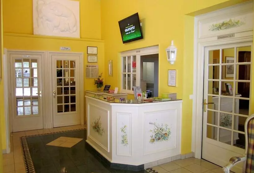 هتل Berlioz Basel Airport