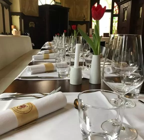 Отель Hostaria Da Marcello