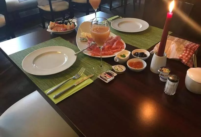 Отель Hostaria Da Marcello