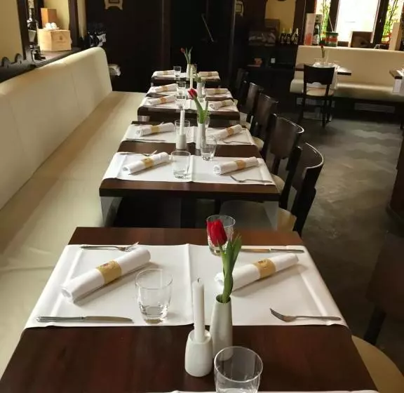 Отель Hostaria Da Marcello