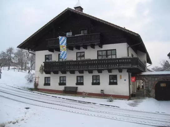 ペンション Haibach Gästehaus