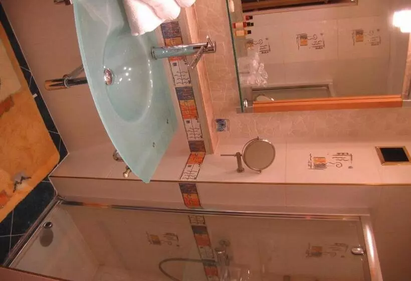 酒店 La Roseraie Biebler