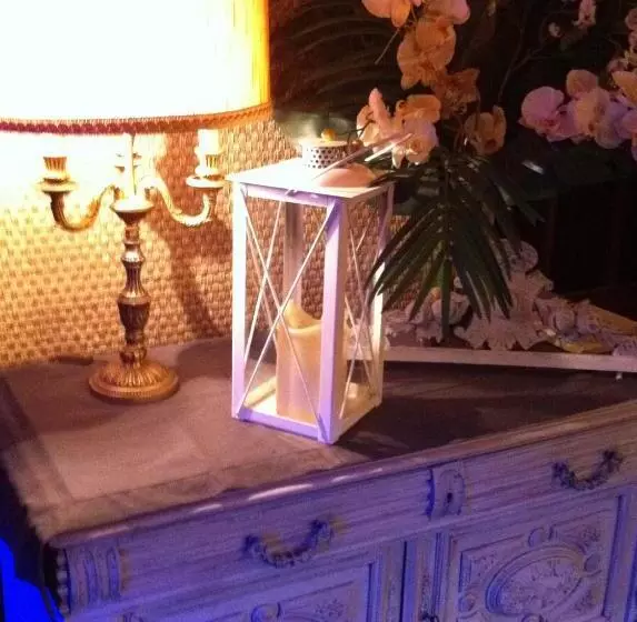 酒店 La Roseraie Biebler