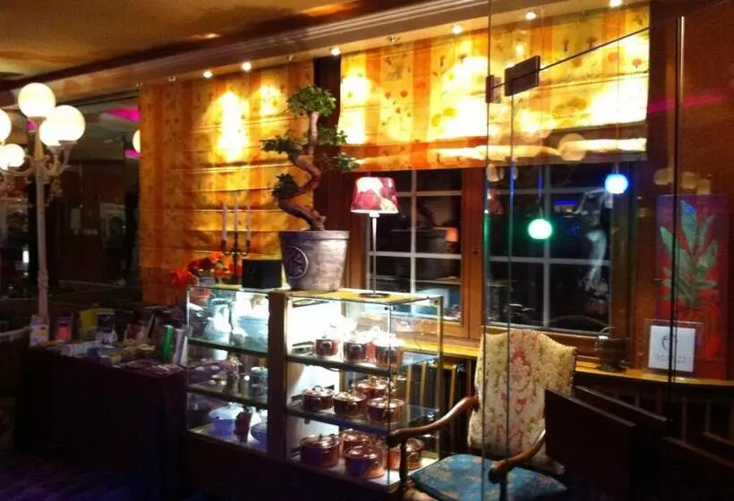 酒店 La Roseraie Biebler