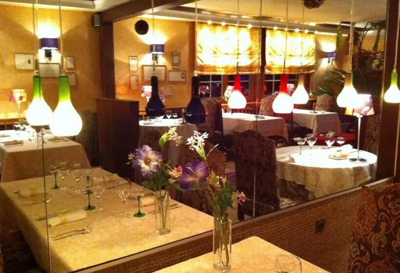 酒店 La Roseraie Biebler