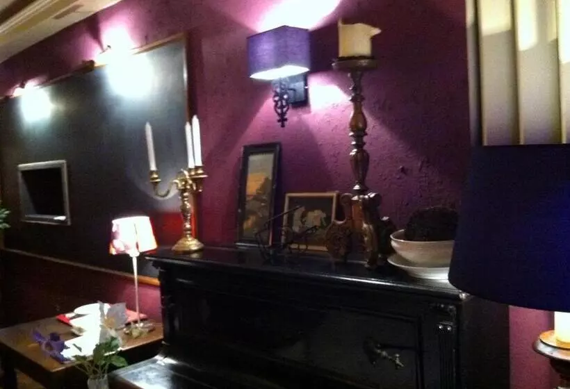 酒店 La Roseraie Biebler