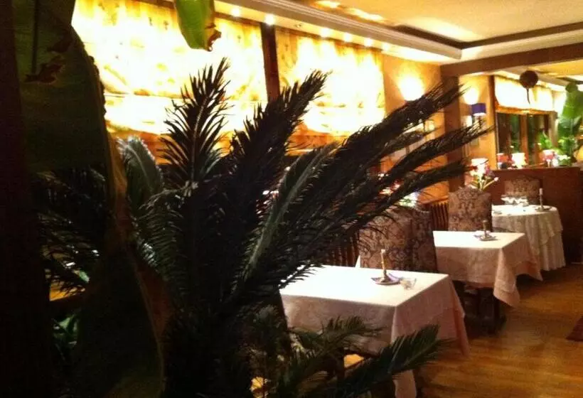 酒店 La Roseraie Biebler