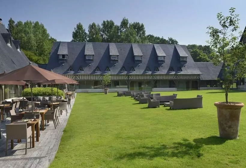 Отель Les Manoirs De Tourgeville