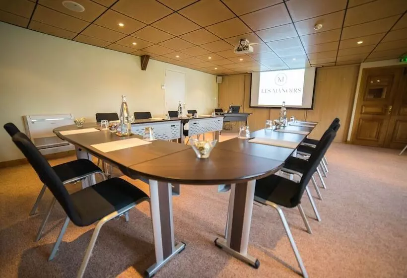 Отель Les Manoirs De Tourgeville