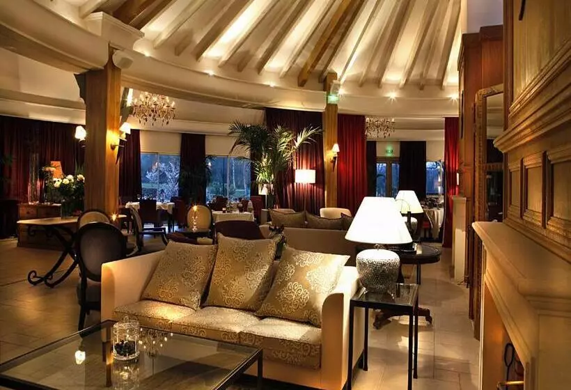 Отель Les Manoirs De Tourgeville