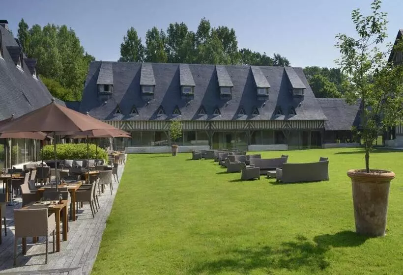 Отель Les Manoirs De Tourgeville