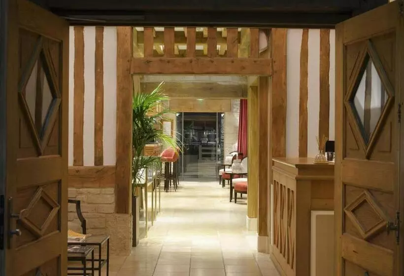 Отель Les Manoirs De Tourgeville