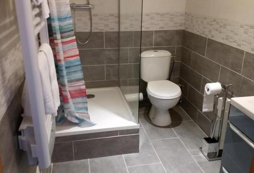 ホテル Logis Hôtel   Les Pasteliers