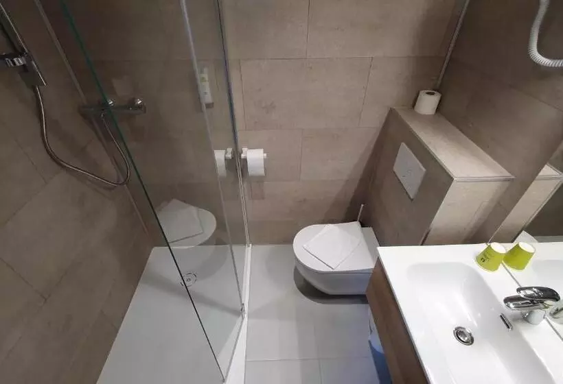 Отель Logis Hôtel   Les Pasteliers