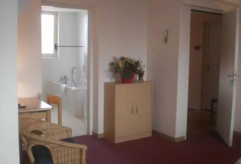 Отель Logis Des Cretes De Pignols