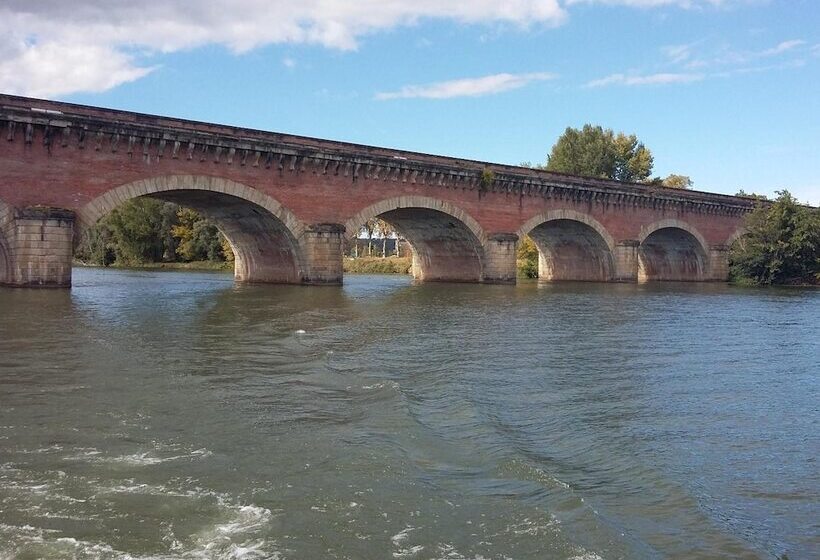 호텔 Logis Des Cretes De Pignols