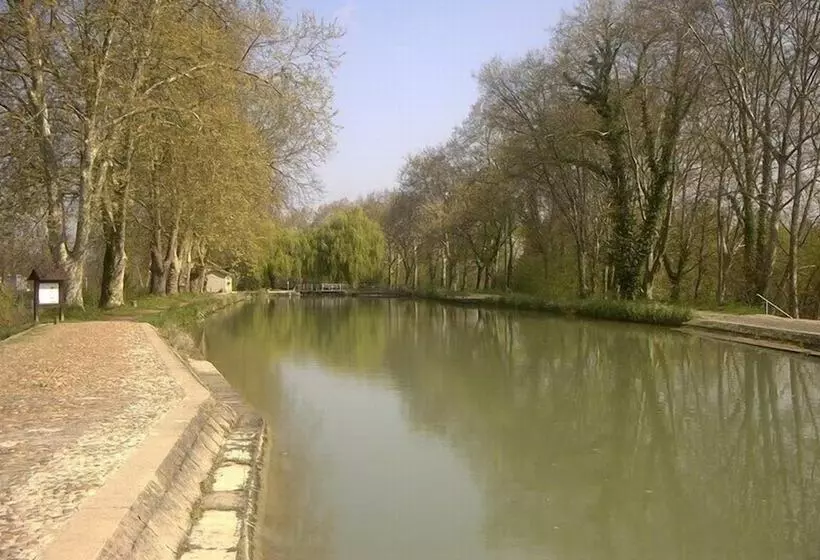 Отель Logis Des Cretes De Pignols