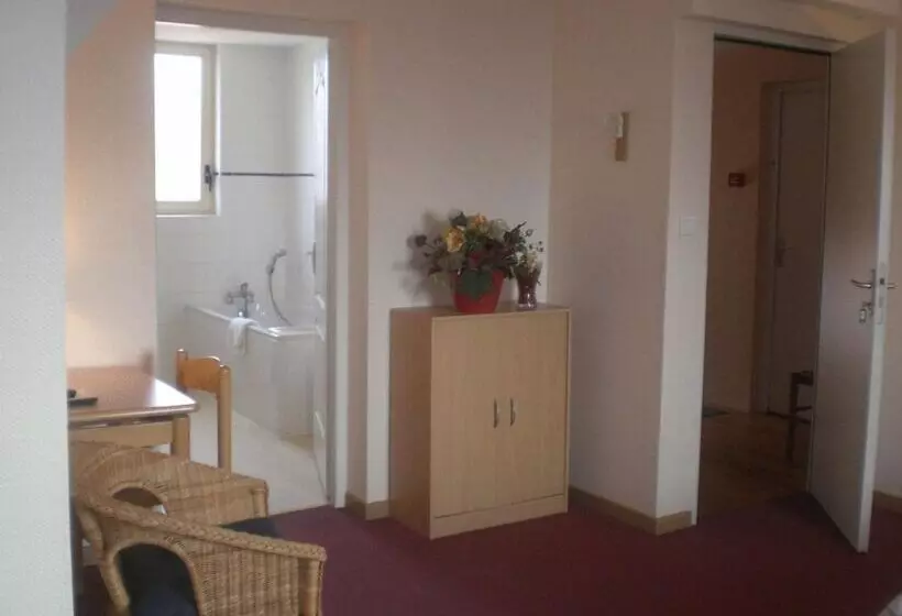 Отель Logis Des Cretes De Pignols