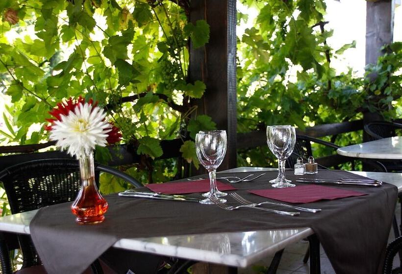 호텔 Logis Des Cretes De Pignols