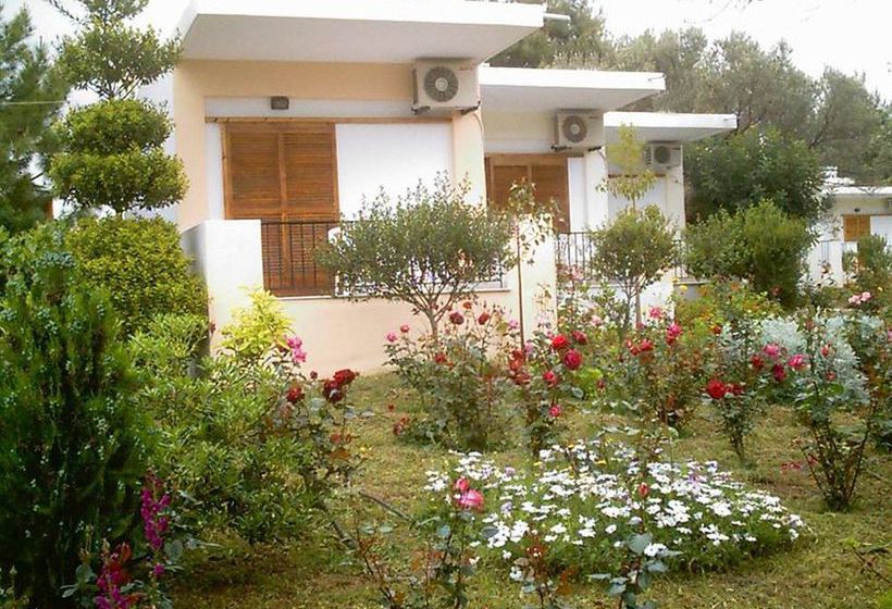 فندق Petit Village